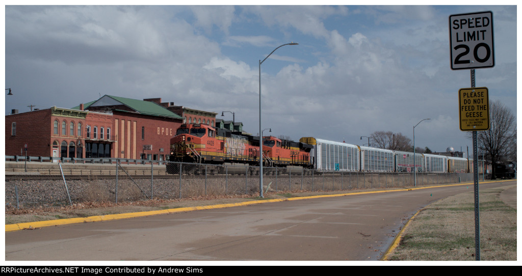 BNSF 4428. 8373